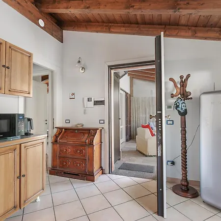 Casa Role, Maggiore Patio House W/ Bbq - Happy *